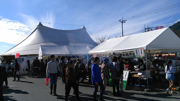 ドリームフェスティバルの会場の写真（JA糸島アグリ）